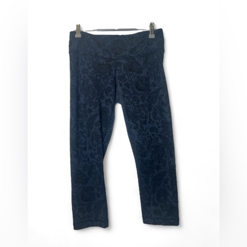 Lululemon Women 4 Black Blue Paisley Inkwell Print Rear Logo‎ Crop Leggings - Picture 2 of 3